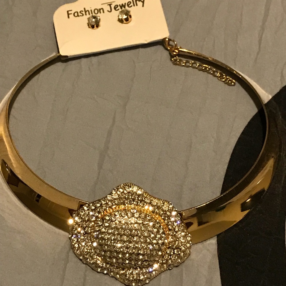 Fashion necklace
